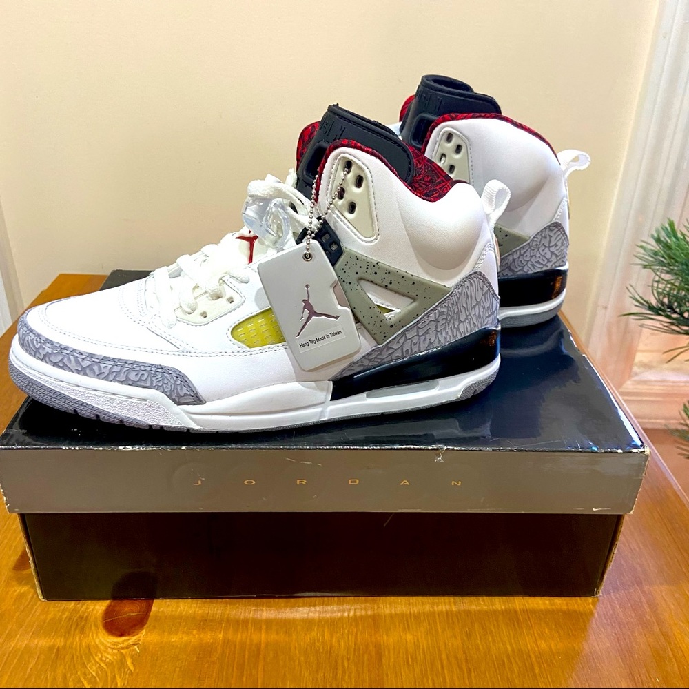 NWT RETRO Jordan Spi’zike Size 8.5 M, 10 W